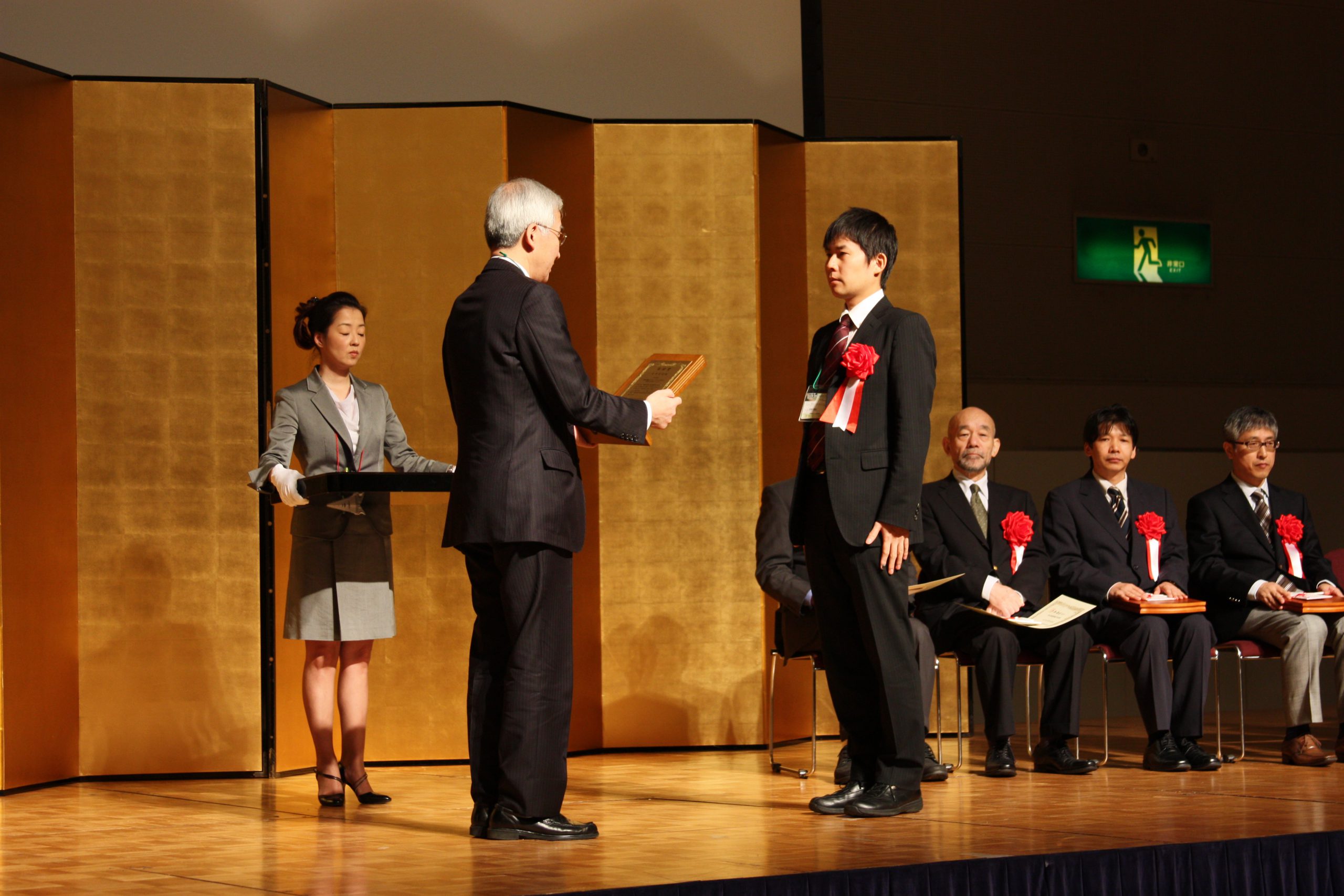 医学部附属病院薬剤部の田中亮裕薬剤師が平成23年度日本医療薬学会奨励賞を受賞